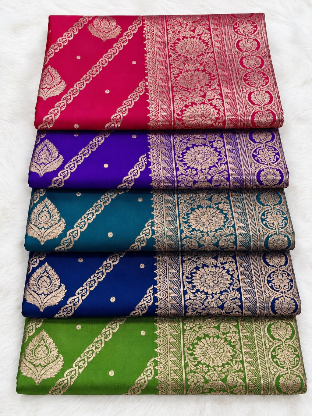 Banarasi Seiden-Saree mit Zari-Weberei
