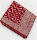 Roter Saree mit goldener Zari-Blumenweberei