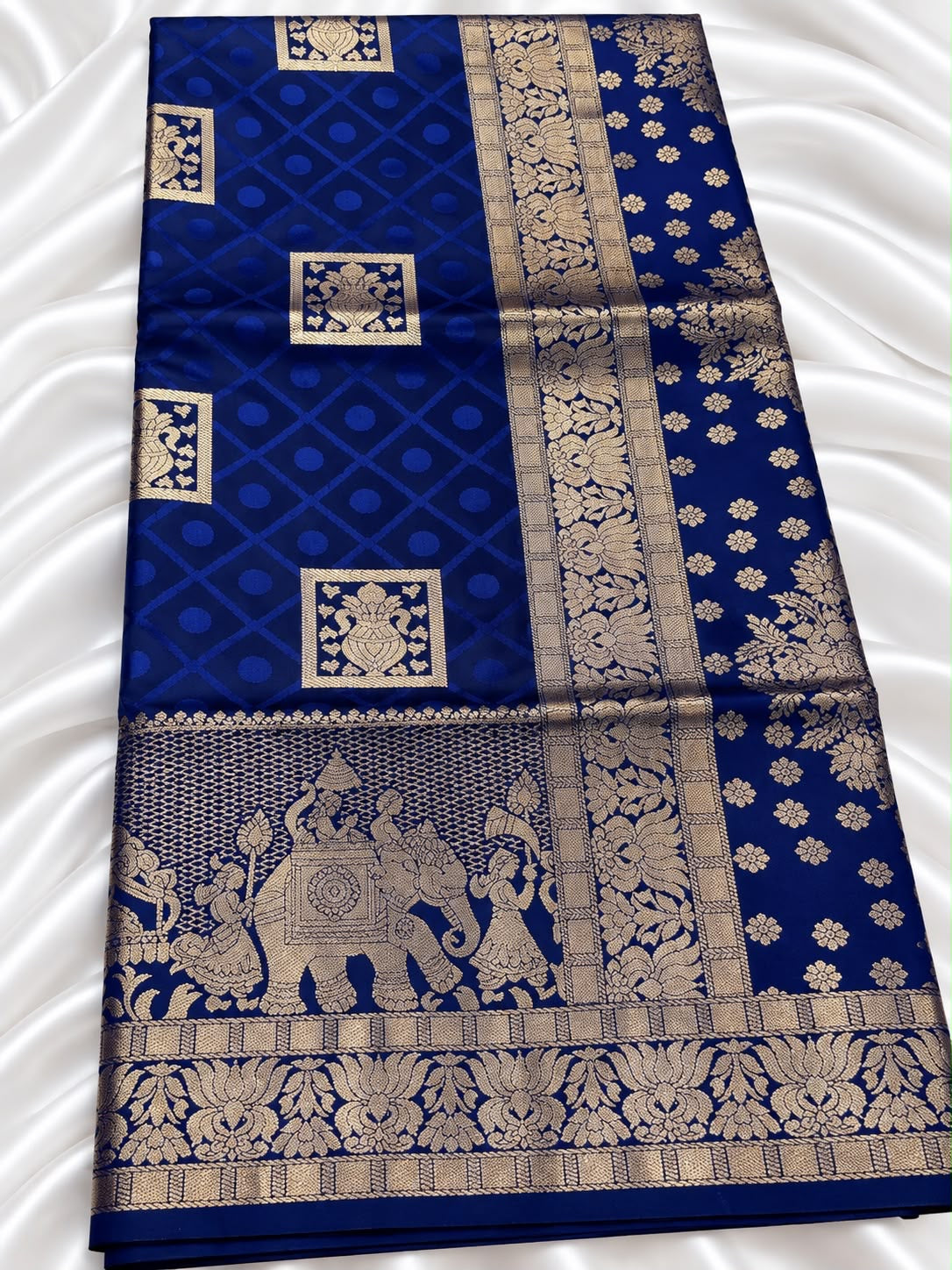 Banarasi Saree mit Elefanten-Bordüre und Zari-Rautenmuster