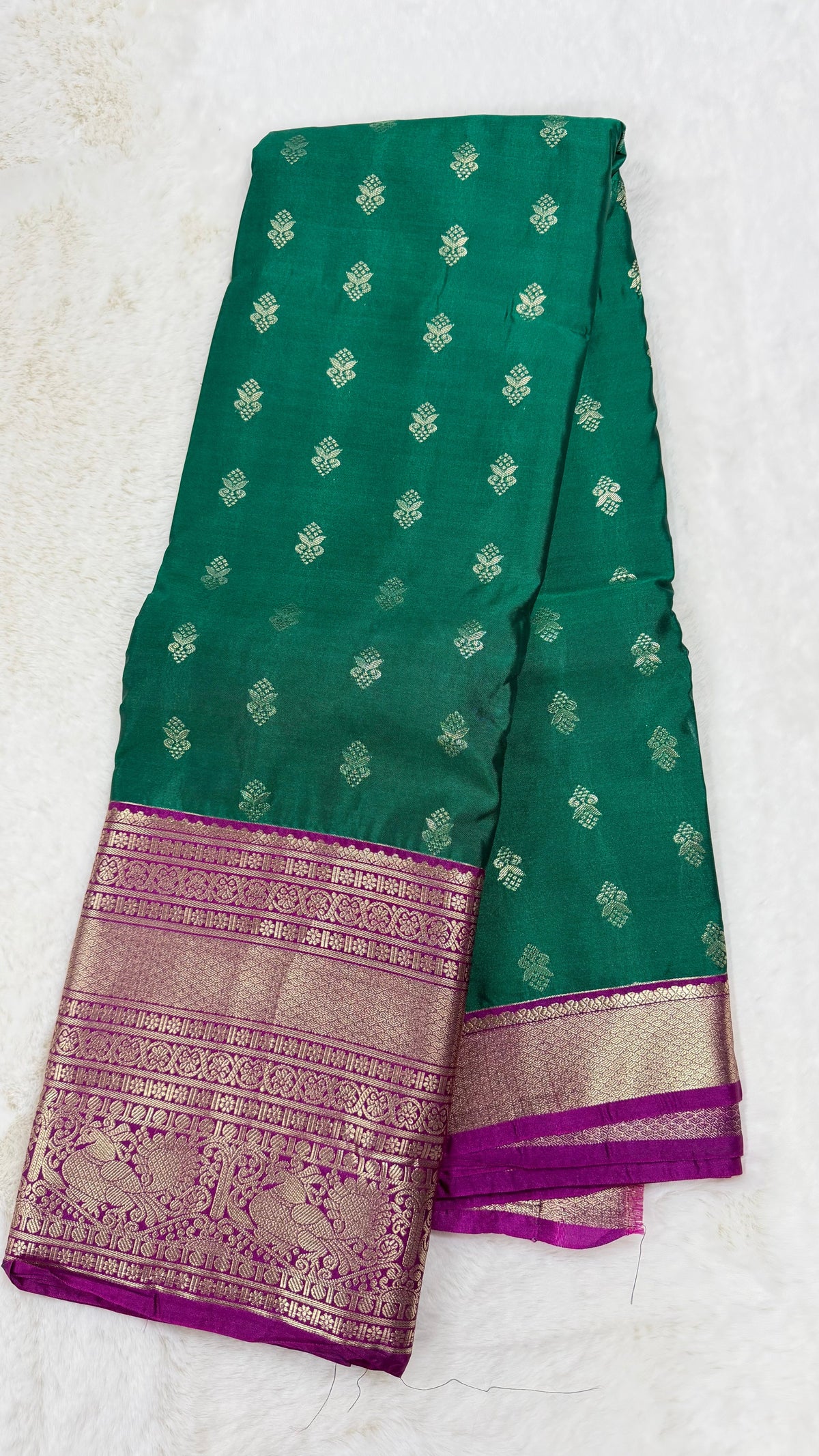 Silk Saree Smaragdgrün-Magenta mit Blüten-Buttas