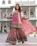 Pinkes Gharara Set mit Stickerei – M