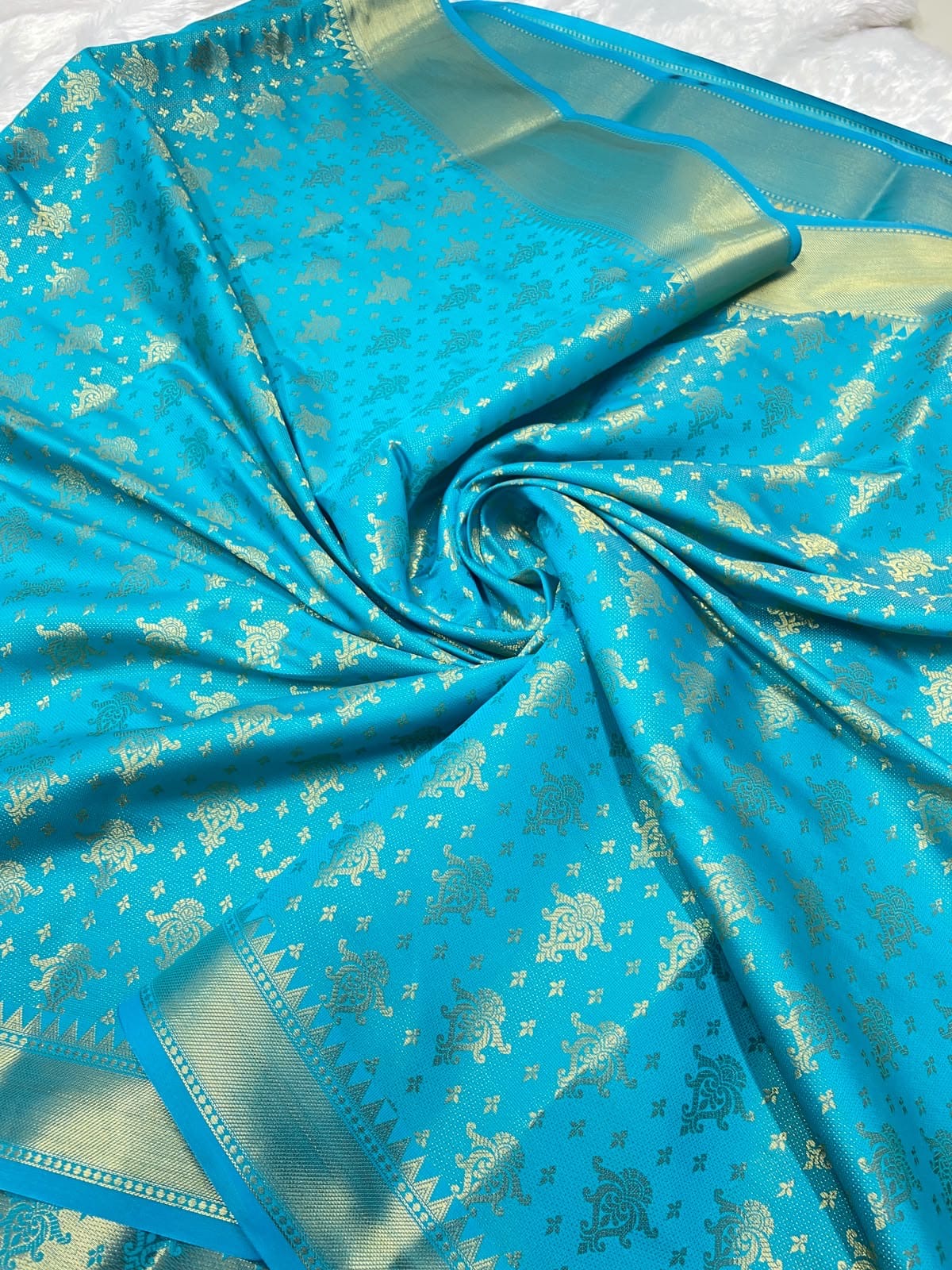 Trending Viral Banarasi Semi Soft Saree – Sky Blue with Gold Zari