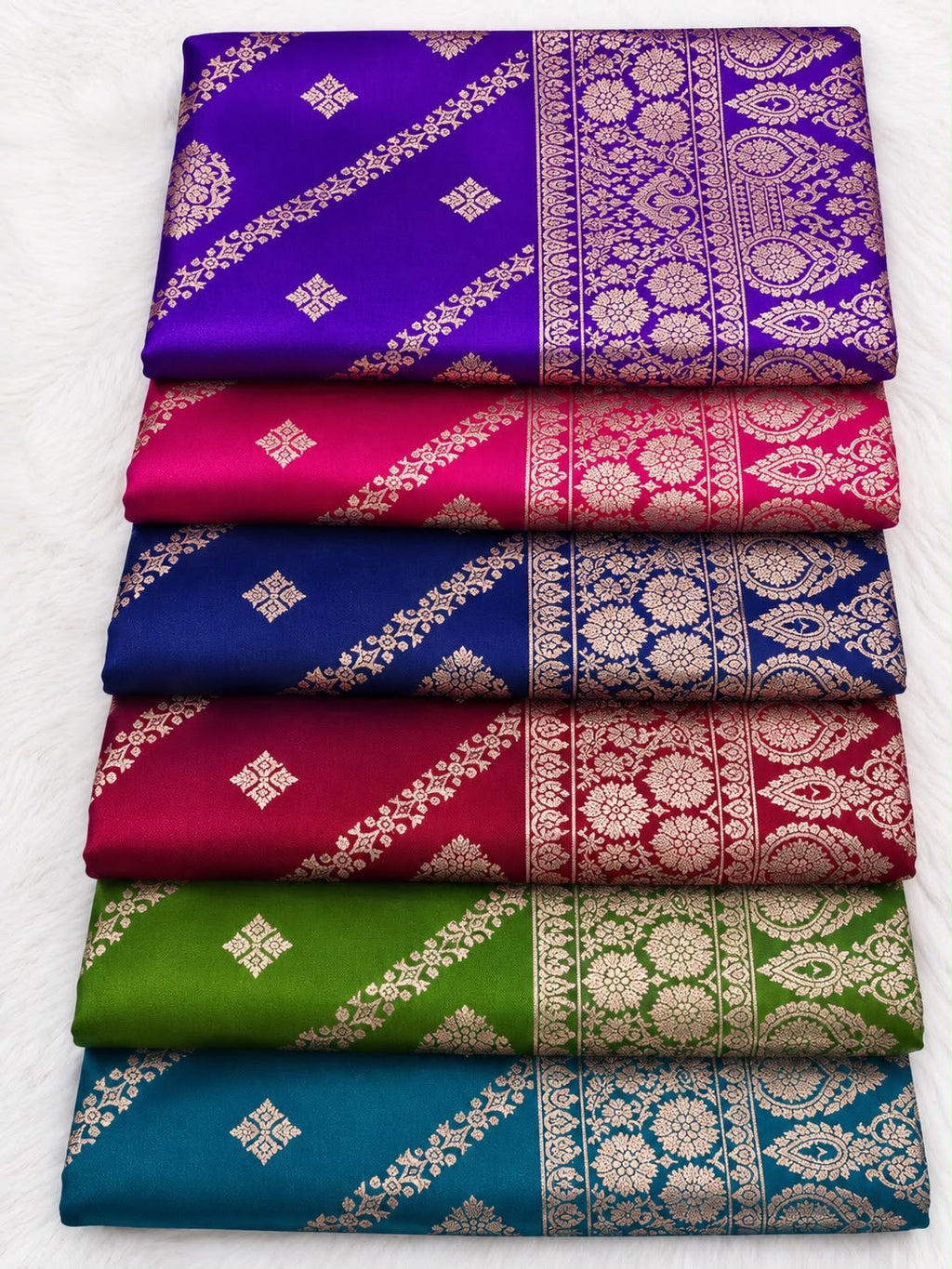 Banarasi Saree mit goldenem Zari-Diagonalmuster – 6 Farben