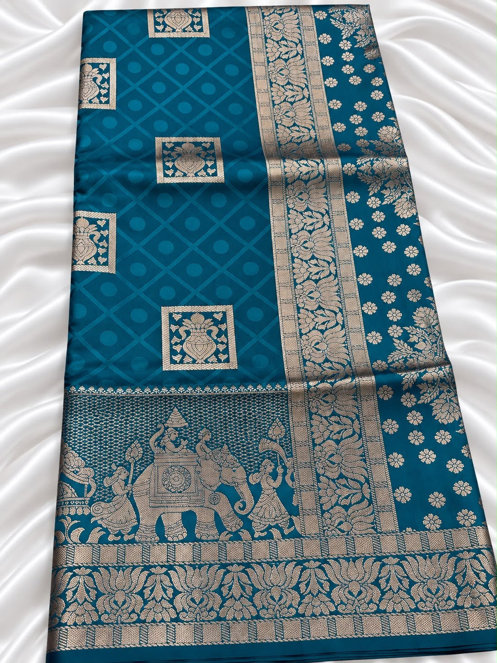 Banarasi Saree mit Elefanten-Bordüre und Zari-Rautenmuster