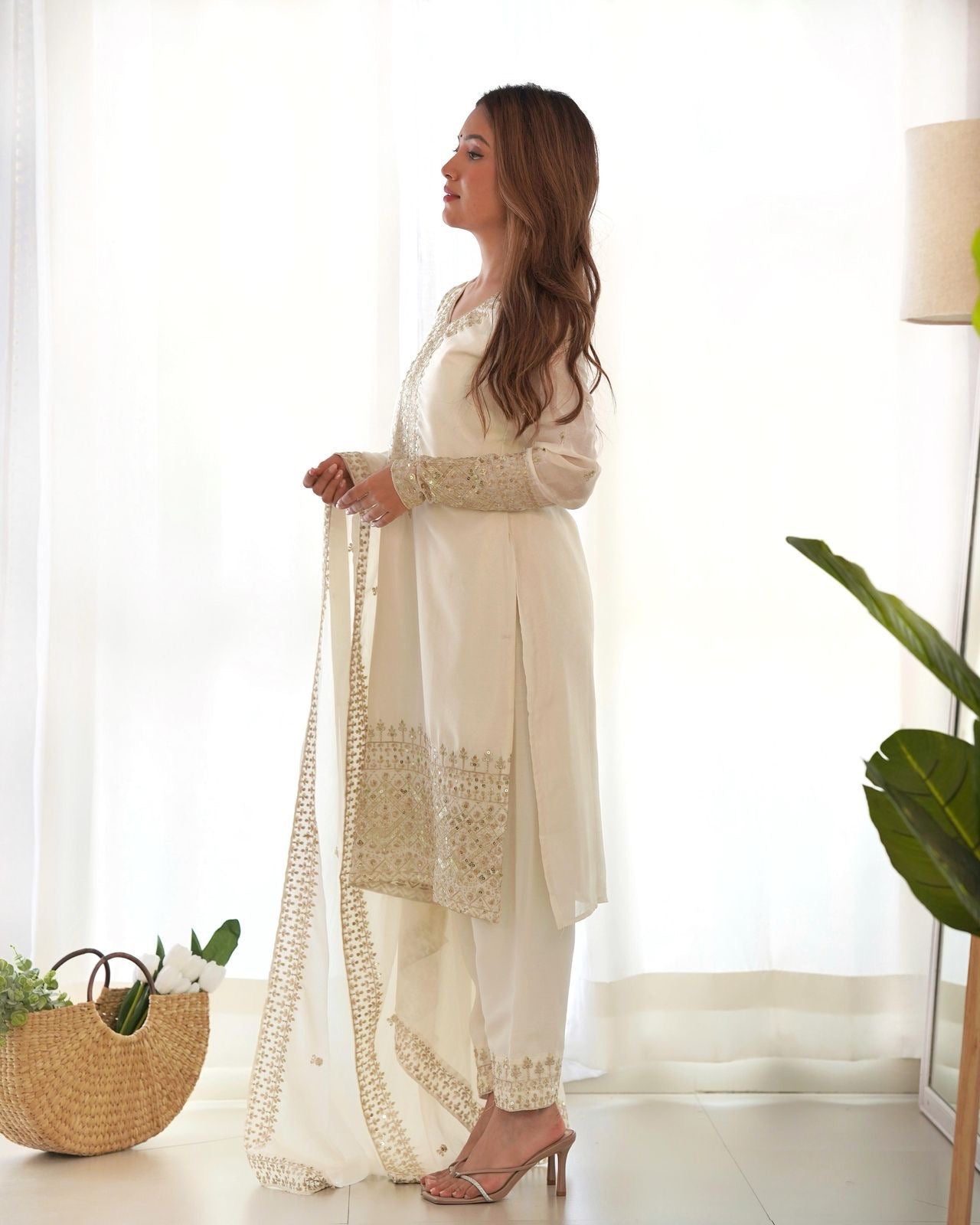 White Embroidered Salwar Kameez Set with Dupatta L Size