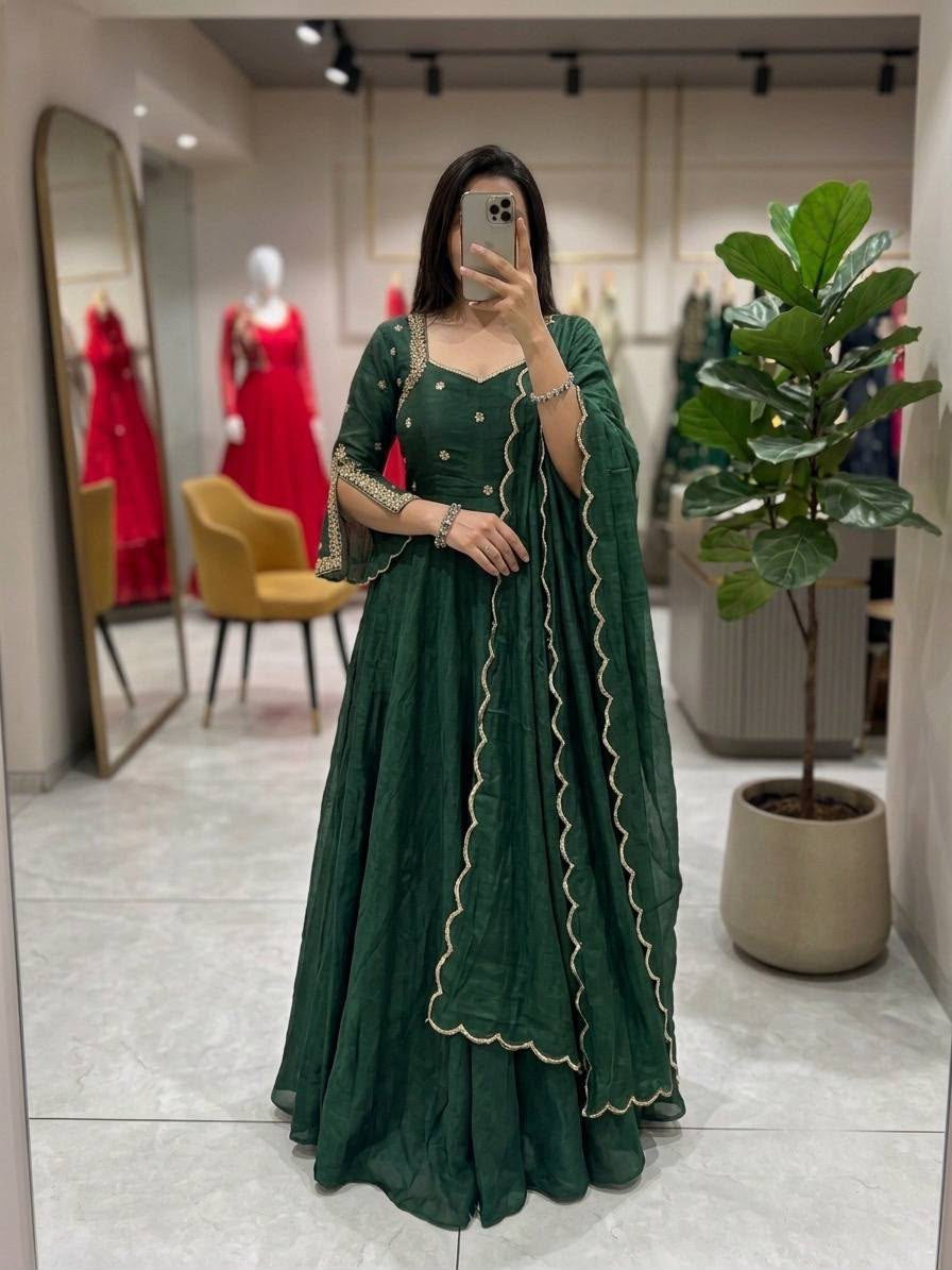 VANYA EMERALD ✨ – Sparkling Georgette Glimmer Gown with Dupatta 2XL