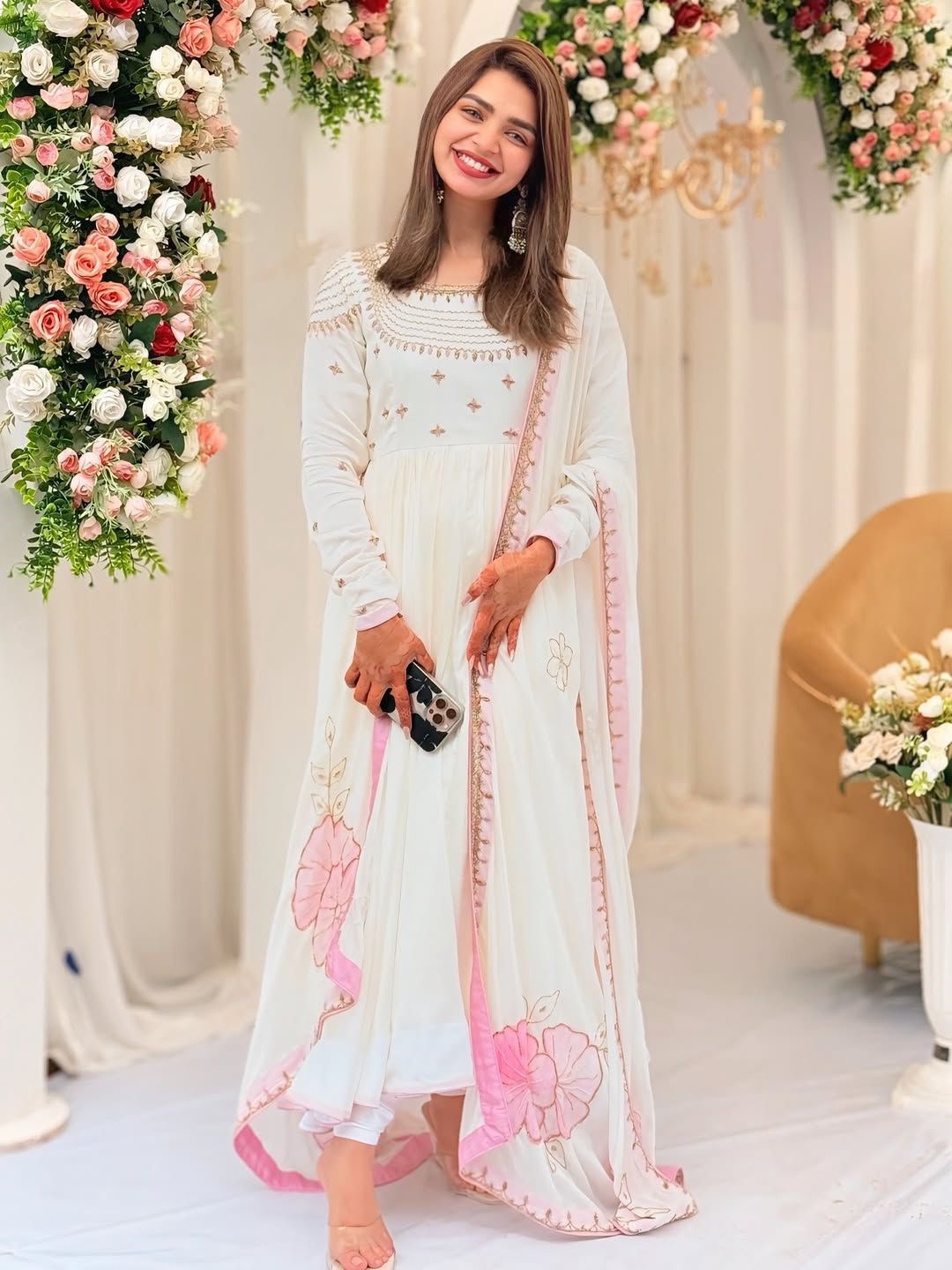 White Floral Anarkali Set with Pink Dupatta XL