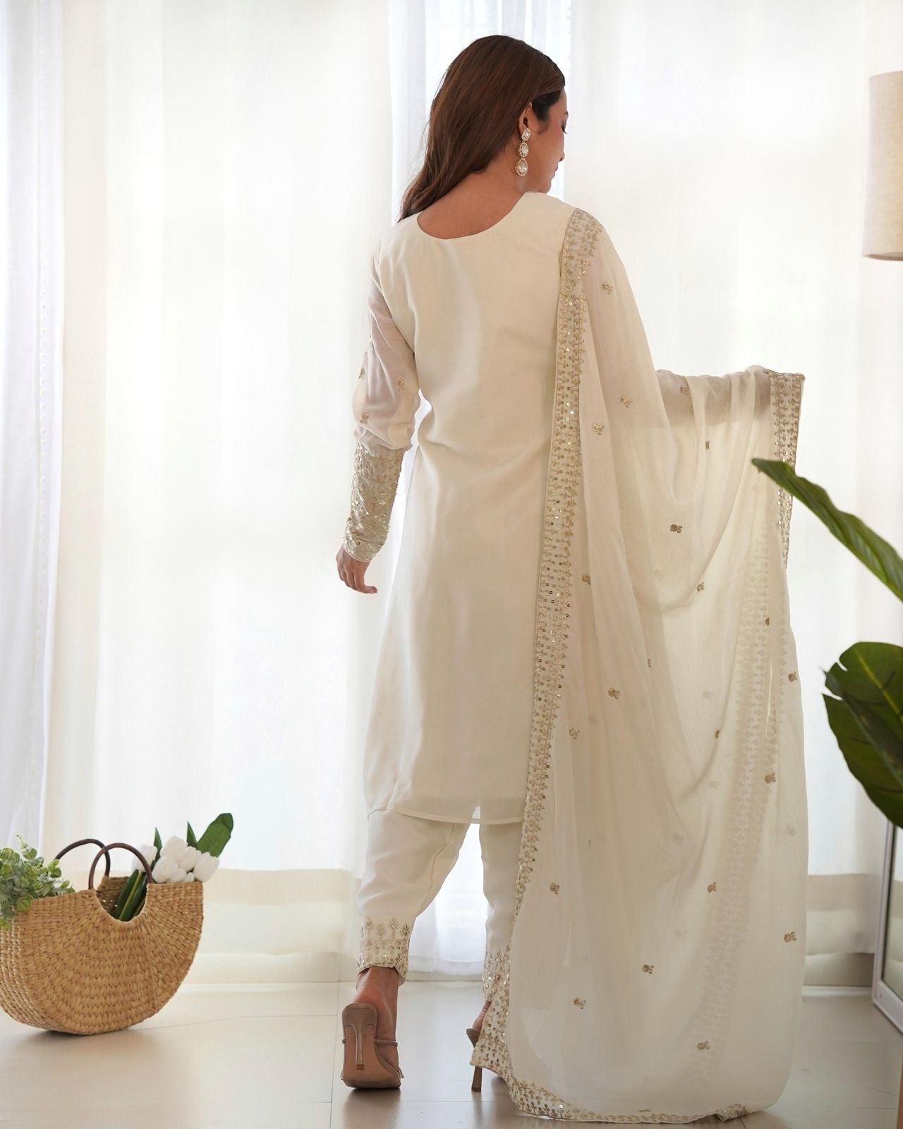 White Embroidered Salwar Kameez Set with Dupatta L Size