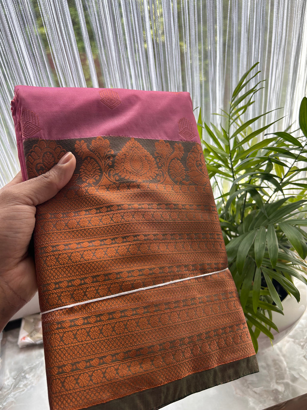 Kanjivaram Zijden Saree – Roze & Grijs