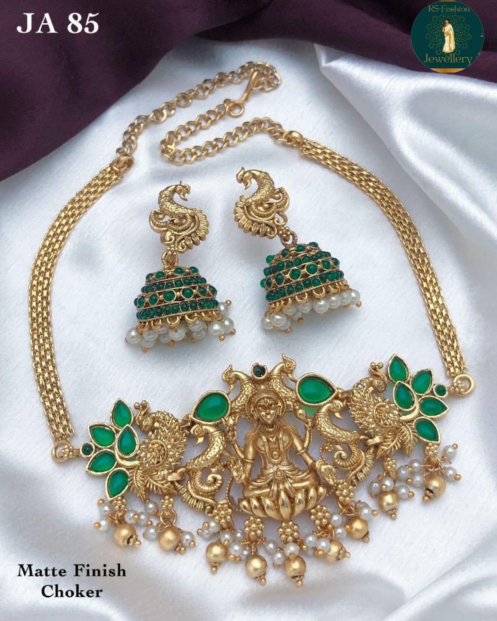 JA 85 Mat Afgewerkt Choker Set III