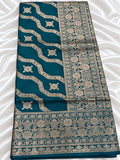Banarasi Saree mit goldfarbenem Zari-Wellenmuster